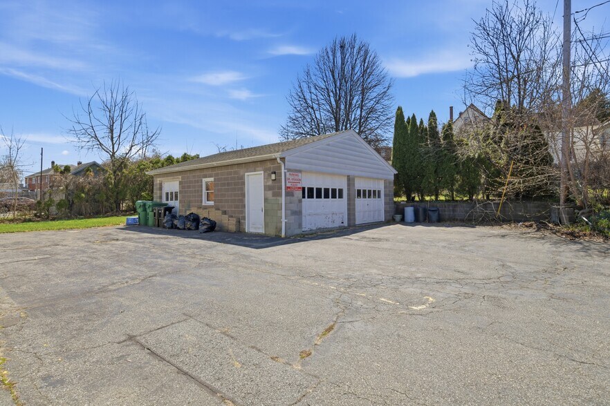 More Photos Of 328 Front St, Chicopee Storefront Retail Office For Lease