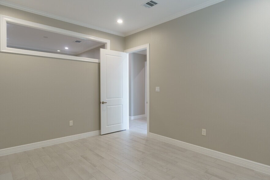 More Photos Of 10401 S Mason Rd Building B, Richmond Medical For Sale