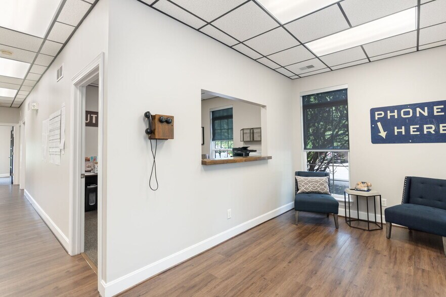 More Photos Of 3240 Office Pointe Pl, Louisville Office For Sale