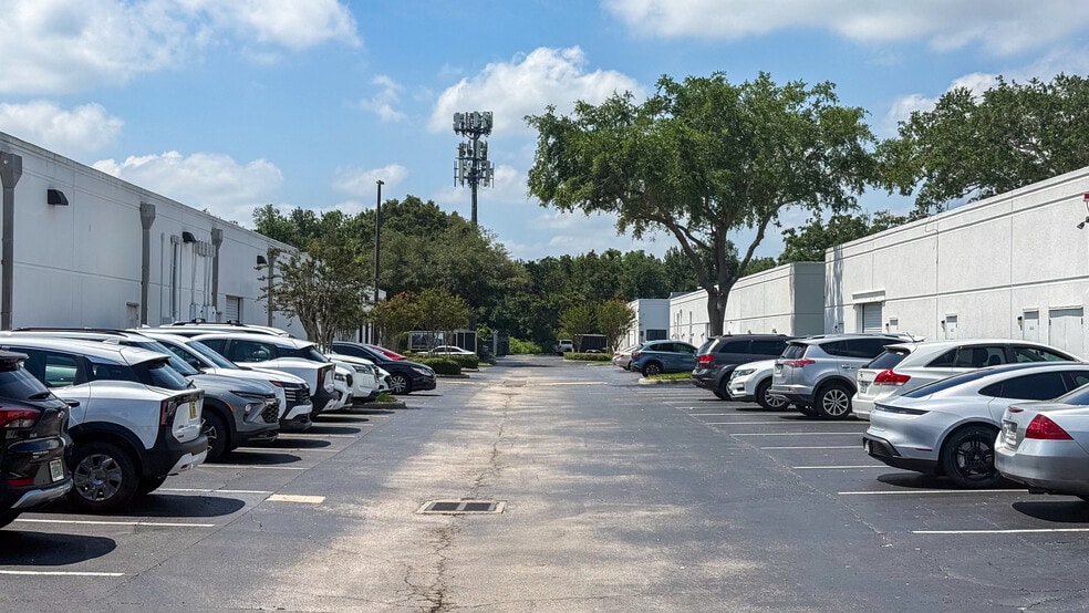 More Photos Of 5776 Hoffner Ave, Orlando Unknown For Lease