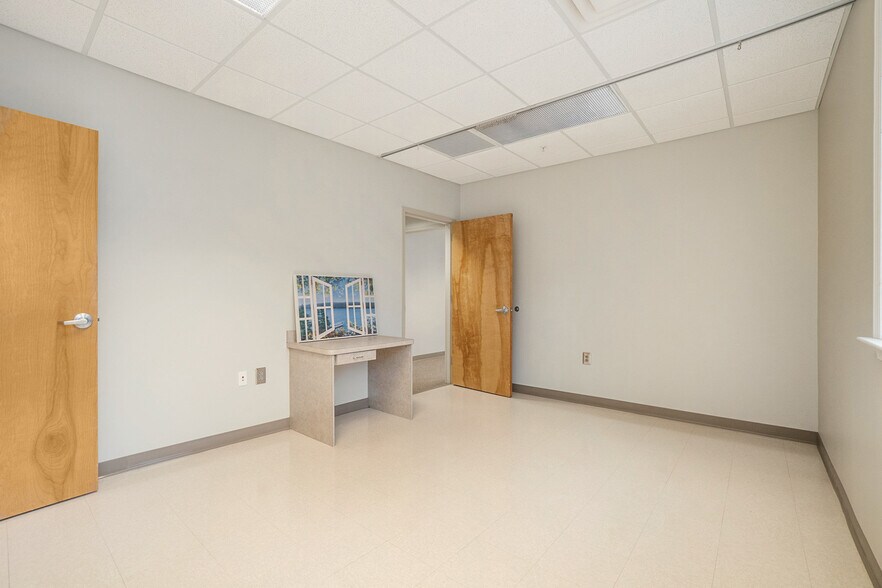 More Photos Of 11600 Atlantis Pl, Alpharetta Medical For Sale