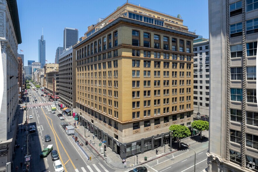 More Photos Of 215 W 7th St, Los Angeles Apartments For Lease