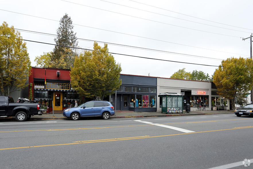 Primary Photo Of 7311-7321 Greenwood Ave, Seattle Storefront For Lease