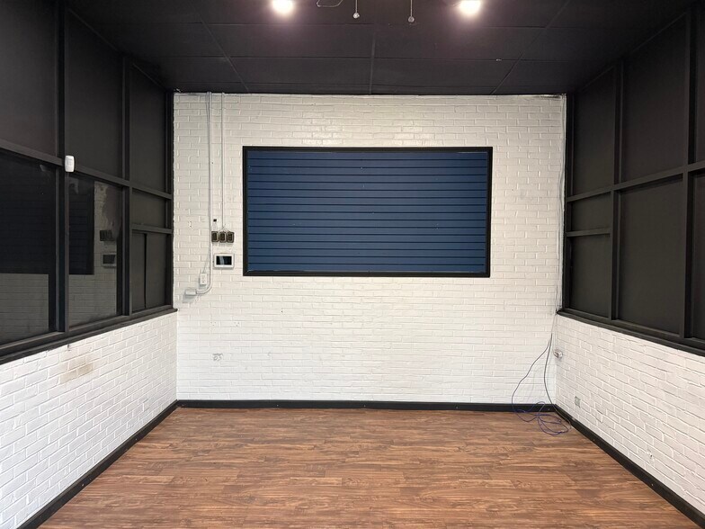 More Photos Of 1717-1721 S High St, Columbus Flex For Lease
