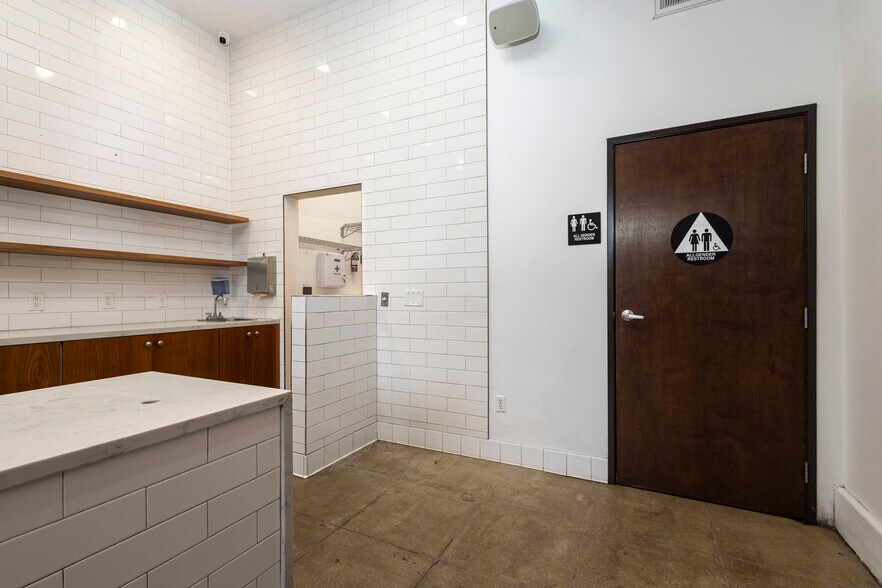 More Photos Of 3524-3536 W Sunset Blvd, Los Angeles Storefront For Lease