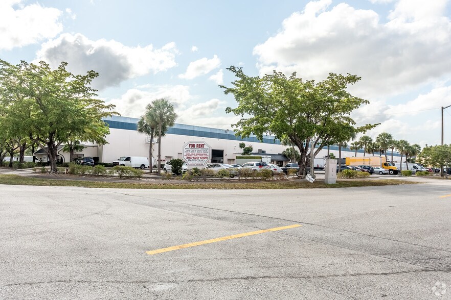More Photos Of 15801-15825 NW 15th Ave, Miami Warehouse For Lease