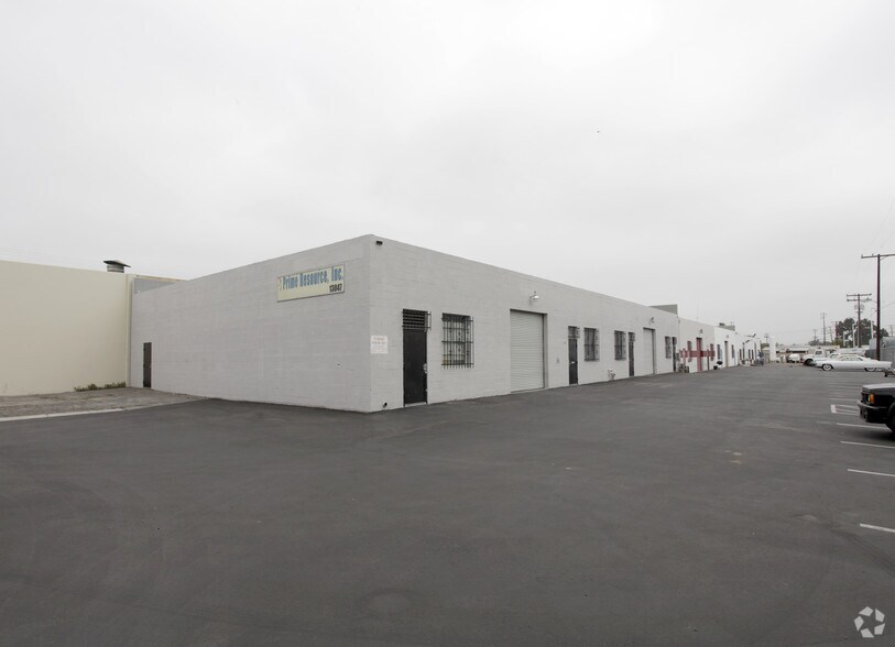 More Photos Of 13045 Telegraph Rd, Santa Fe Springs Manufacturing For Lease