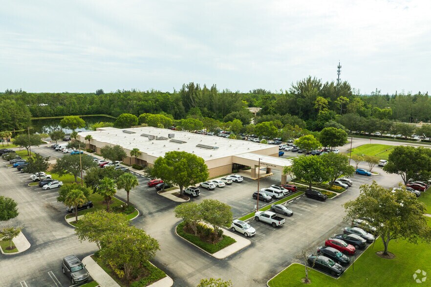 More Photos Of 13005 Southern Blvd, Loxahatchee Medical For Sale