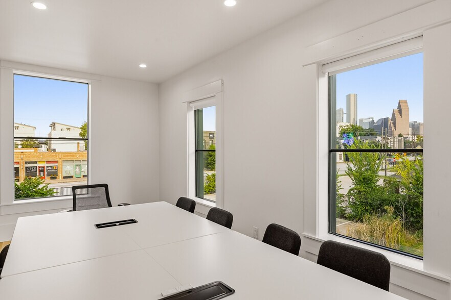 More Photos Of 1719 Houston Ave, Houston Office For Sale