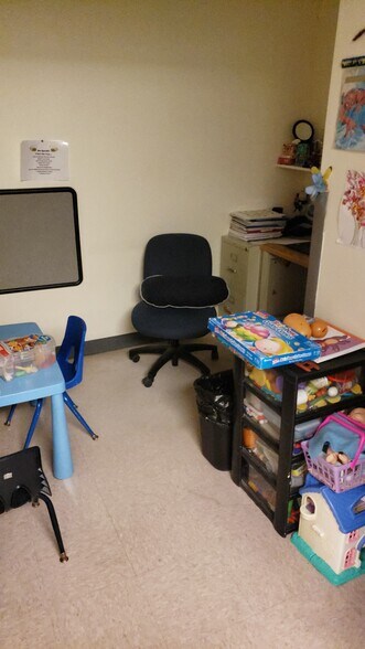 More Photos Of 7252 Metropolitan Ave, Middle Village General Retail For Sale