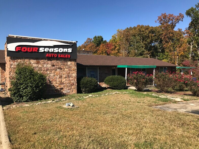 Primary Photo Of 2121 Wade Hampton Blvd, Greenville Freestanding For Sale