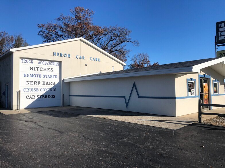 Primary Photo Of 1741 E US 23, East Tawas General Retail For Sale