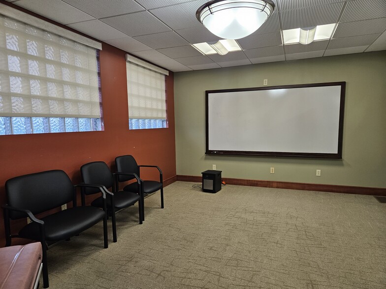 More Photos Of 2416 Pennsylvania Ave, Weirton Medical For Lease