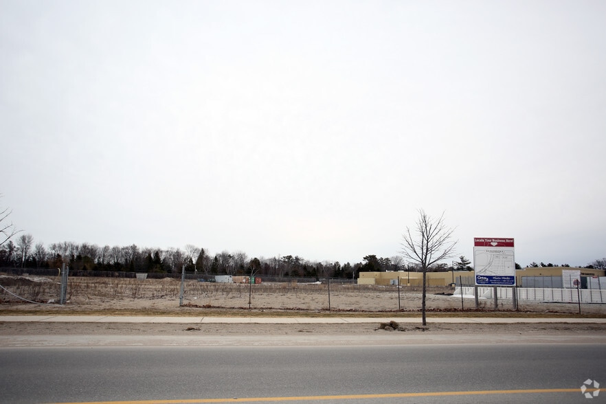 Primary Photo Of 100 Stonebridge Blvd, Wasaga Beach Freestanding For Lease