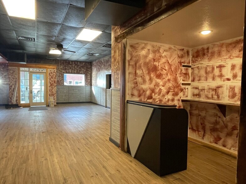 More Photos Of 105 W Main St, Elk Point Specialty For Sale