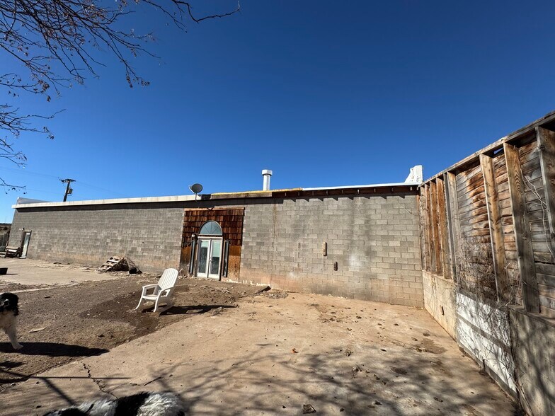 More Photos Of 3577 AZ-77, Taylor Office For Sale