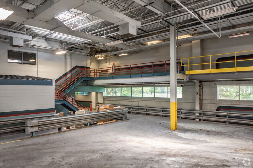 More Photos Of 5300 Crosswind Dr, Columbus Manufacturing For Lease