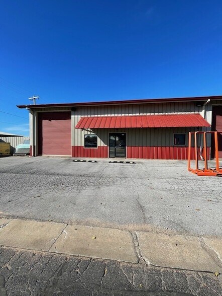 More Photos Of 601 W Oakland St, Broken Arrow Office Residential For Sale