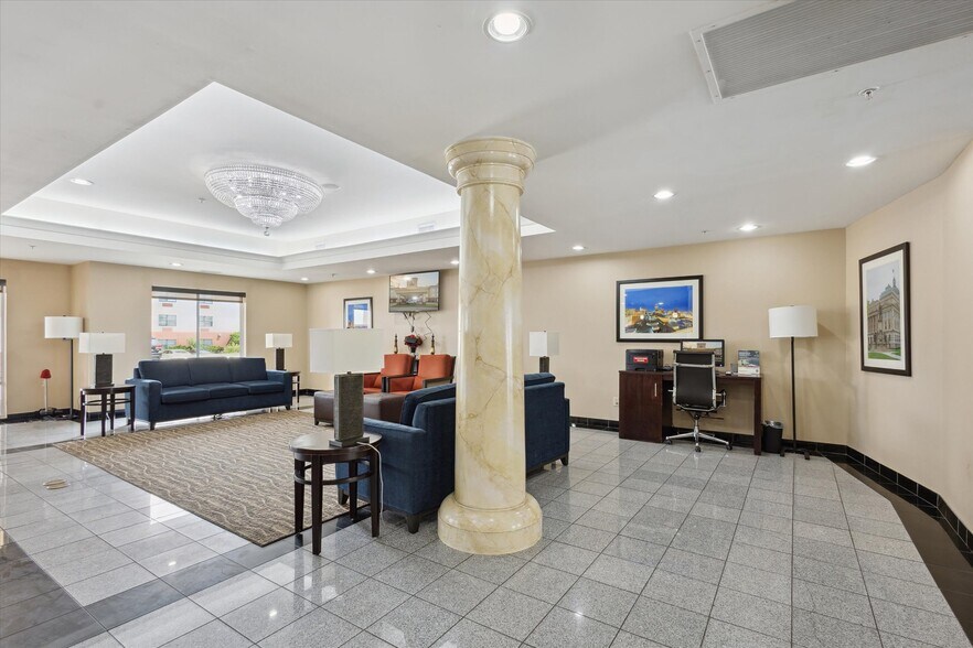 More Photos Of 2750 Fortune Cir W, Indianapolis Hotel For Sale