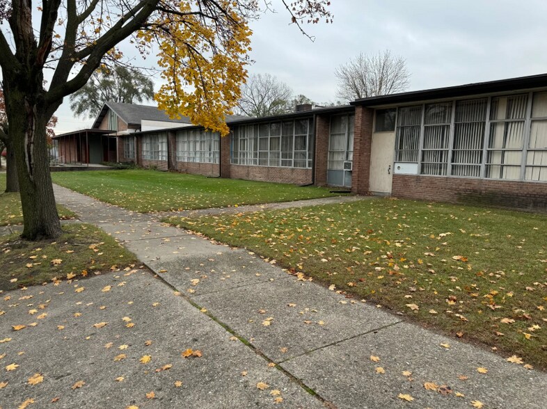 More Photos Of 1572-1600 E Evelyn, Hazel Park Religious Facility For Sale