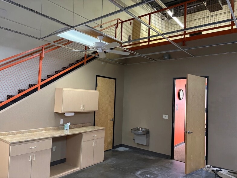 More Photos Of 9299 W Olive Ave, Peoria Warehouse For Sale