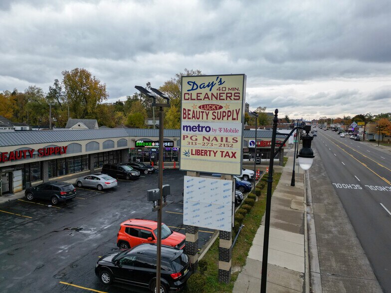 More Photos Of 16700-16748 Grand River Ave, Detroit Unknown For Lease