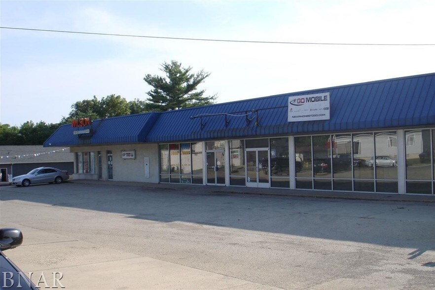 More Photos Of 1001 W Market St, Bloomington Self Storage For Sale