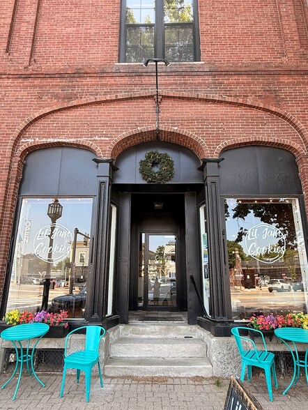More Photos Of 2 Pleasant St, Brunswick Office For Lease