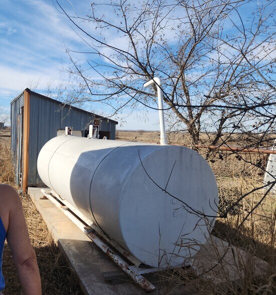 More Photos Of 20868 NE Townley Rd, Marlow Industrial For Sale