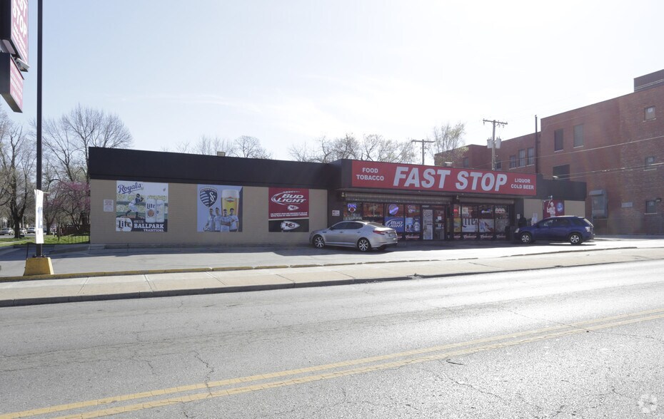 More Photos Of 131 E 39th St, Kansas City Convenience Store For Lease