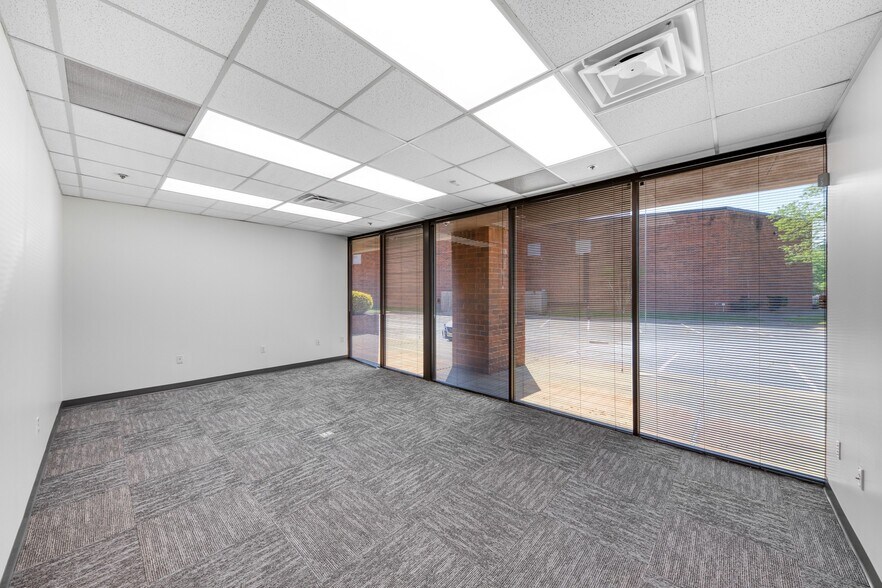 More Photos Of 3285 Saturn Ct, Peachtree Corners Warehouse For Lease