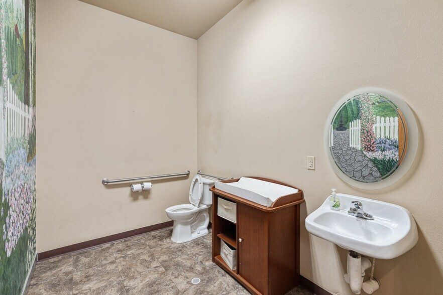 More Photos Of 15195 Allen Rd, Southgate Rehabilitation Center For Sale