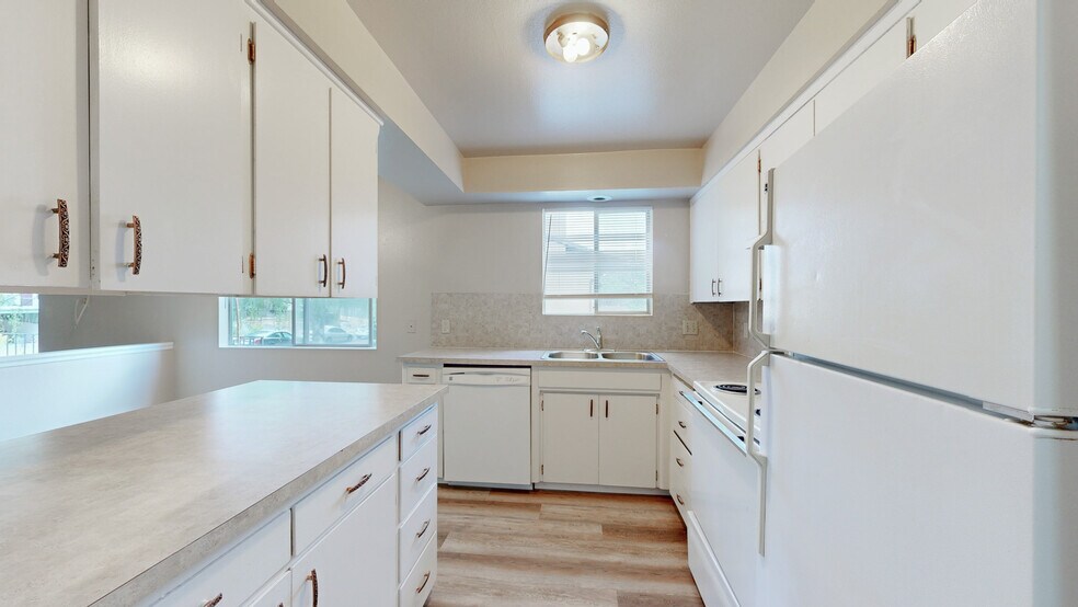 More Photos Of , Pullman Multifamily For Sale