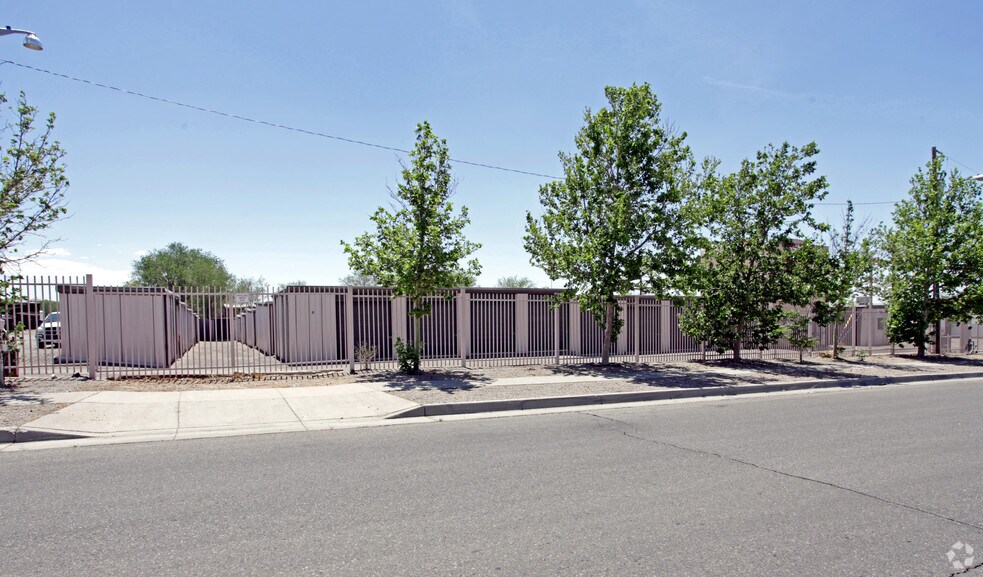 More Photos Of 5604 Carmel Ave NE, Albuquerque Self Storage For Sale