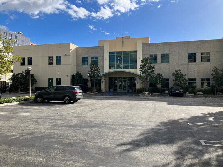 More Photos Of 949 E 2nd St, Los Angeles Office For Sale