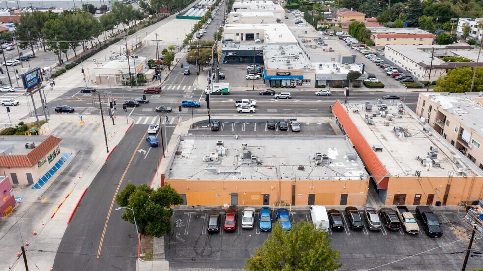 More Photos Of 6100 Reseda Blvd, Tarzana Unknown For Lease