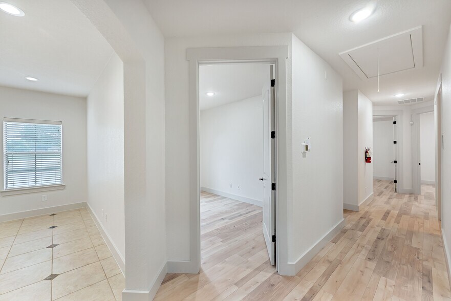 More Photos Of 8201 Mid Cities Blvd, North Richland Hills Office For Sale