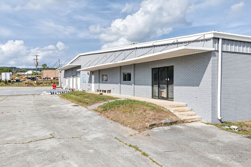 Primary Photo Of 167 Industrial Park Cir, Livingston Manufacturing For Lease