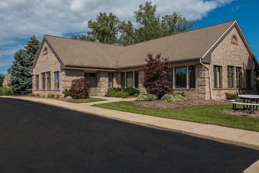 More Photos Of 2364 Woodlake Dr, Okemos Office For Lease