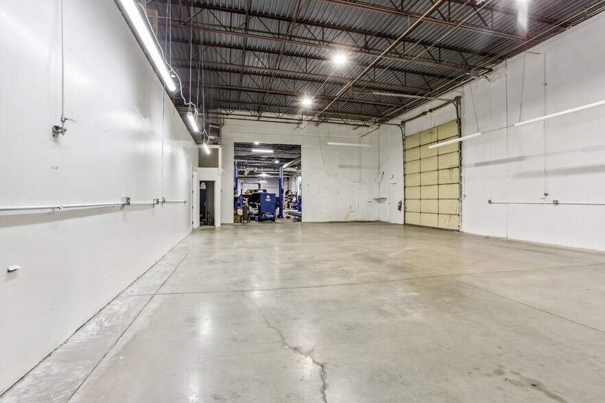 More Photos Of 405 S Pierce Ave, Louisville Warehouse For Lease