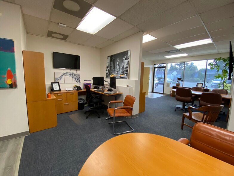 More Photos Of 903 E Main St, Auburn Office For Sale