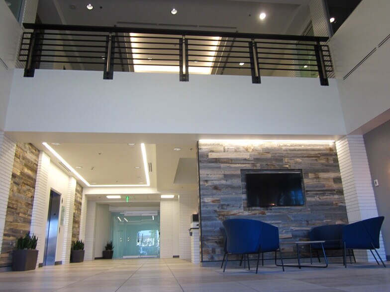 More Photos Of 1910 W University Dr, Tempe Office For Lease