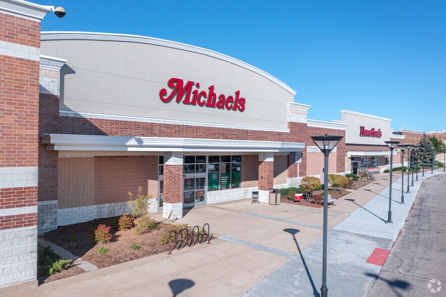 More Photos Of 702-750 S Randall Rd, Algonquin Unknown For Lease