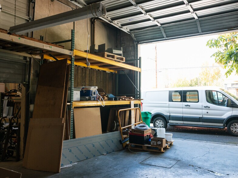 More Photos Of 212-234 SE 12th Ave, Portland Warehouse For Sale