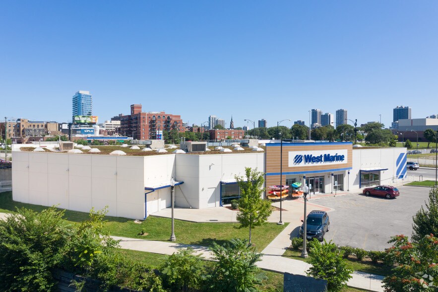 Primary Photo Of 1160 N Halsted St, Chicago Freestanding For Sale