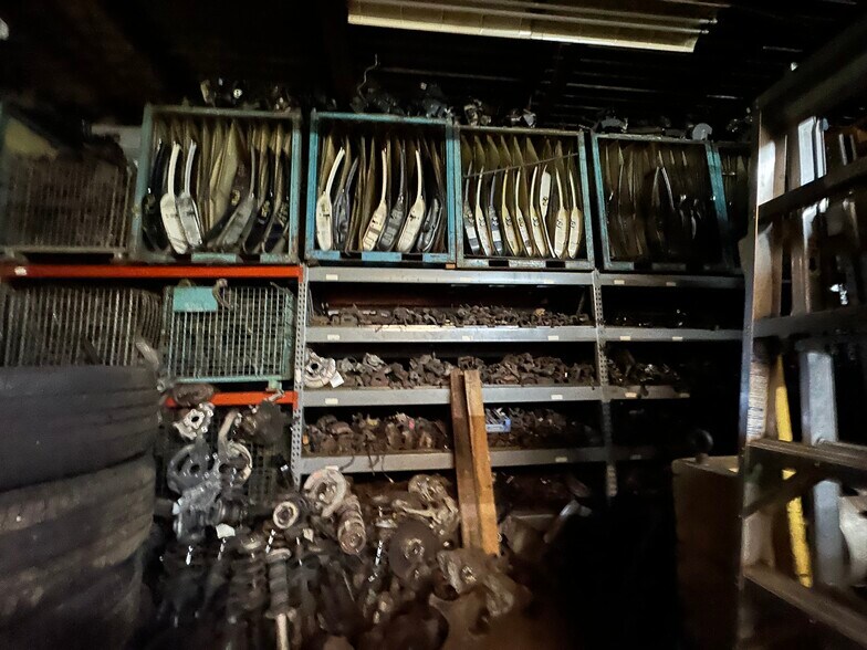 More Photos Of 5431 E Davison St, Detroit Warehouse For Sale