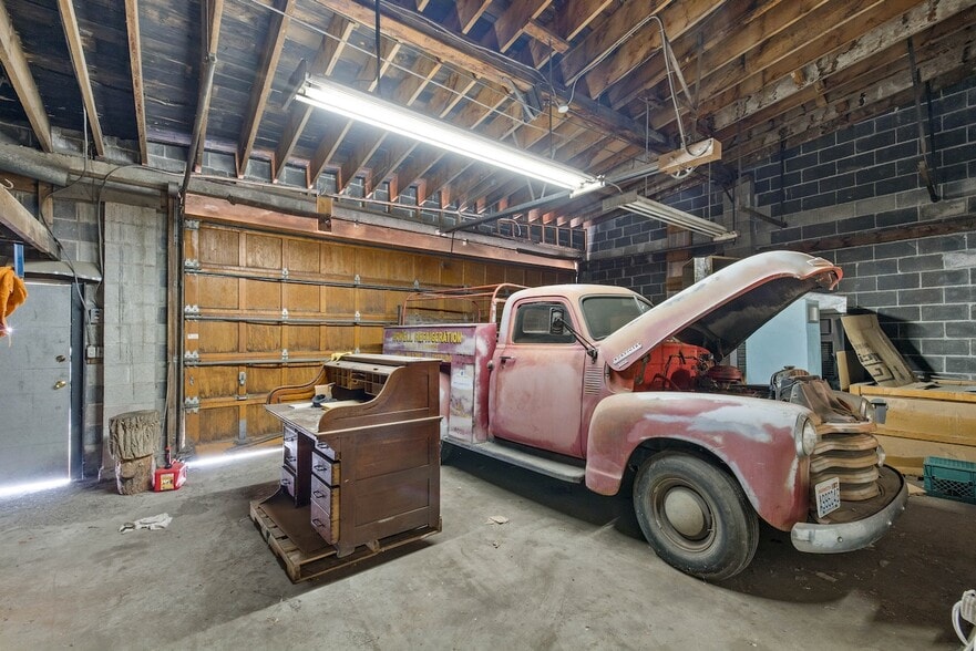 More Photos Of 313 N Main St, Ellensburg General Retail For Sale