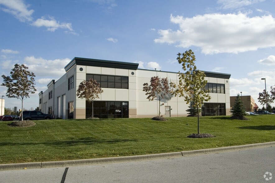 More Photos Of 18521 Spring Creek Dr, Tinley Park Light Distribution For Lease