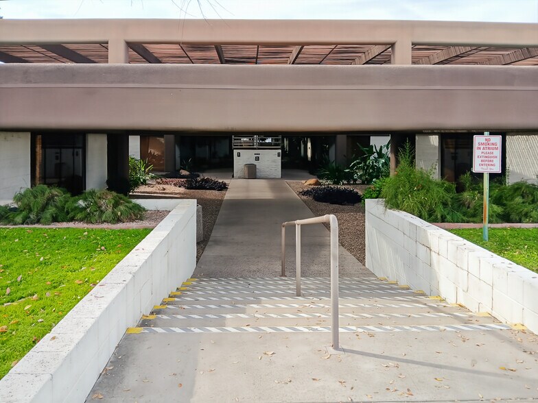 More Photos Of 3420 E Shea Blvd, Phoenix Coworking Space