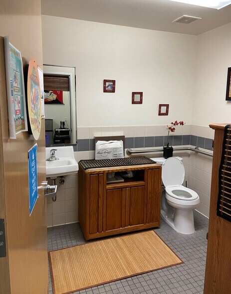 More Photos Of 2201-2213 N Loop Rd, Alameda Research And Development For Sale